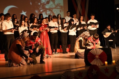 Edirne Keşan'da öğrencilerin 12 Mart oratoryosu ilgi gördü